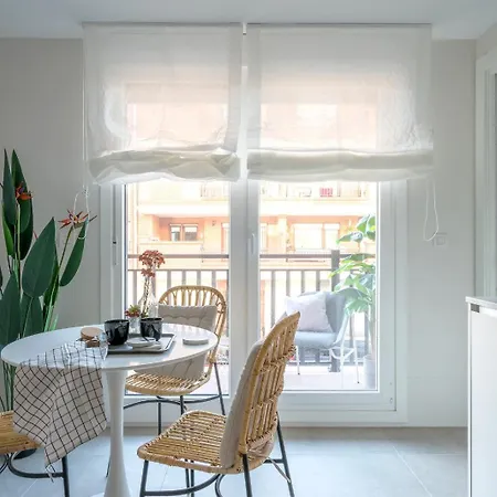 Akomodat En Luminoso Y Acogedor Cercano A La Playa Y Bilbao Апартаменты *